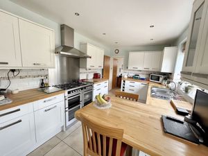 Kitchen- click for photo gallery